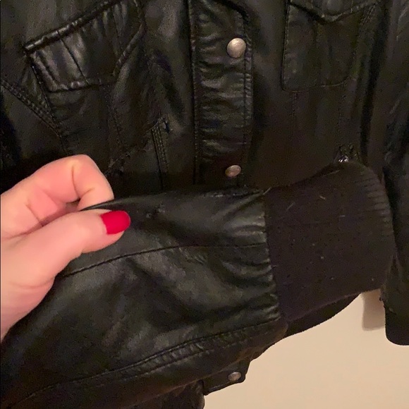 💞3for$40💞GUESS distressed Leather bomber jacket - Picture 5 of 9